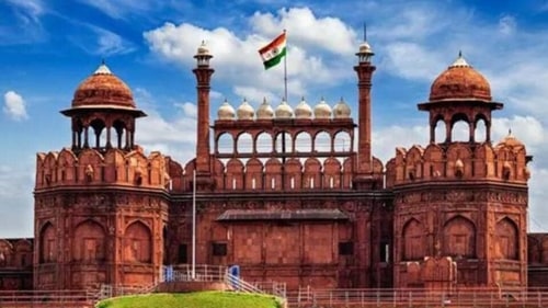 Red Fort: The red fort is a historic fort in old Delhi. One of the most well-known Mughal rulers, Shah Jahan, constructed it. (HT Gallery)