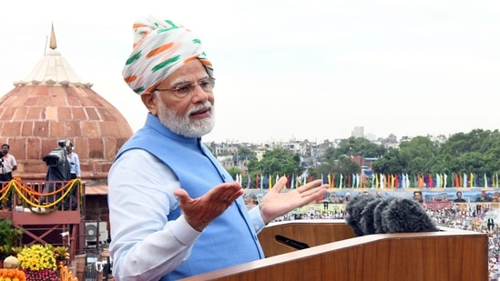 Prime Minister Narendra Modi addresses the nation from the ramparts of the Red Fort on the occasion of the 76th Independence Day, in Delhi.(ANI Photo)
