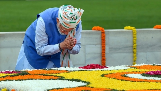 "By the 100th year of Independence, we have to work with the vision of accomplishing what our freedom fighters dreamt of," PM Modi said while addressing the nation from the ramparts of the Red Fort on the 76th Independence Day.(PTI)