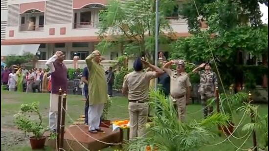 RSS chief Mohan Bhagwat salutes the national flag at the Sangh headquarters in Nagpur. (Twitter)