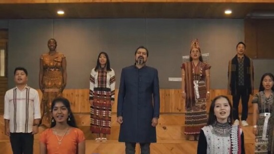 Rousing video of Grammy winner Ricky Kej, refugees singing India national anthem(Twitter)
