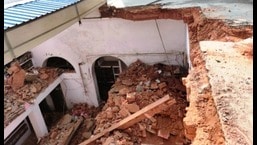 Fallen roof of the Main Hall of the Prayagraj Nagar Nigam building. (HT PHOTO) Fallen roof of the Main Hall of the Prayagraj Nagar Nigam building. (HT PHOTO)