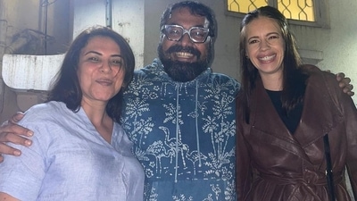 Anurag Kashyap shared a photo featuring Kalki Koechlin and Aarti Bajaj.
