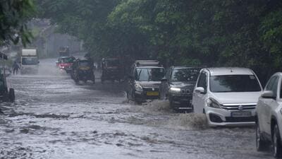 The city’s base weather station in Santacruz recorded 46.4mm of rain in the eight hours ending 5:30pm on Tuesday (Vijay Bate) The city’s base weather station in Santacruz recorded 46.4mm of rain in the eight hours ending 5:30pm on Tuesday (Vijay Bate)