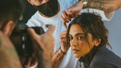 Deepika shared anecdotes from the time she was dealing with depression and how her mother came to her rescue. Deepika said, "I give all the credit to my mother for recognising the signs and symptoms...because it just happened out of the blue..." "I was on a career-high, and everything was going well, so there was no reason or no apparent reason why I should've felt the way I was feeling, but I would break down for no reason. There were days when I just didn't want to wake up, I would sleep because sleep for me was an escape, I was suicidal at times," she added. Deepika shared anecdotes from the time she was dealing with depression and how her mother came to her rescue. Deepika said, "I give all the credit to my mother for recognising the signs and symptoms...because it just happened out of the blue..." "I was on a career-high, and everything was going well, so there was no reason or no apparent reason why I should've felt the way I was feeling, but I would break down for no reason. There were days when I just didn't want to wake up, I would sleep because sleep for me was an escape, I was suicidal at times," she added.