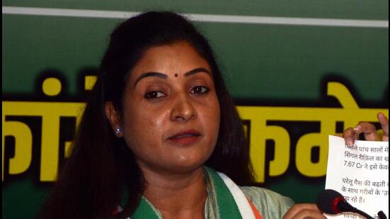 All India Congress Committee spokesperson Alka Lamba on Tuesday said that the Congress party will intensify the stir against soaring inflation and unemployment in HImachal Pradesh. (HT Photo)