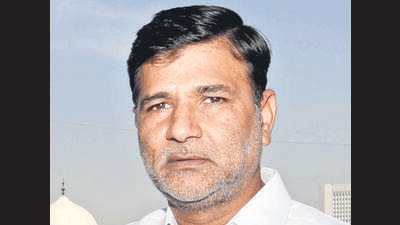 Maharashtra Chief Minister Eknath Shinde on Wednesday ordered a probe by the state police’s Crime Investigation Department (CID) into the death of former MLC and prominent Maratha quota leader Vinayak Mete in a road accident (HT FILE PHOTO) Maharashtra Chief Minister Eknath Shinde on Wednesday ordered a probe by the state police’s Crime Investigation Department (CID) into the death of former MLC and prominent Maratha quota leader Vinayak Mete in a road accident (HT FILE PHOTO)
