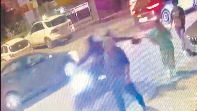 A video of the incident that was widely shared on Twitter shows the woman walking on a busy road. Then, two men on a bike come from behind her, and snatch her bag. (HT Photo)