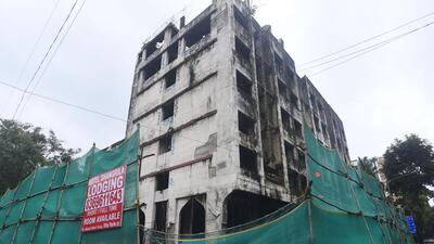 Mumbai, India - August 16, 2022: An old building in dilapitdated condition at Vile Parle (East), in Mumbai, India, on Tuesday, August 16, 2022. (Photo by Vijay Bate/HT Photo) (HT PHOTO) Mumbai, India - August 16, 2022: An old building in dilapitdated condition at Vile Parle (East), in Mumbai, India, on Tuesday, August 16, 2022. (Photo by Vijay Bate/HT Photo) (HT PHOTO)