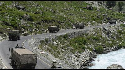 An Indian Army convoy en route to Ladakh. (HT PHOTO) An Indian Army convoy en route to Ladakh. (HT PHOTO)
