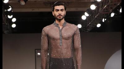 A model in a Siddhartha Tytler crystal mesh kurta (Photo: Dhruv Sethi/HT)