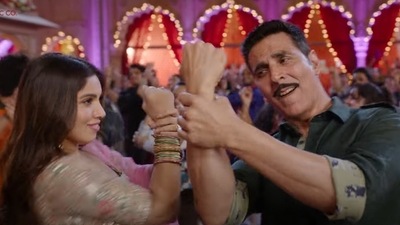 Bhumi Pednekar and Akshay Kumar in a still from Raksha Bandhan. Bhumi Pednekar and Akshay Kumar in a still from Raksha Bandhan. 