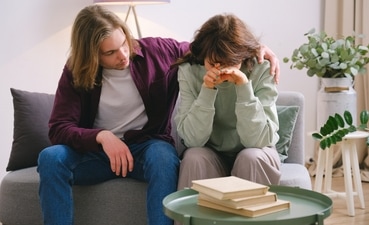 Expert guide on ovulation: What is pre-mature menopause or pre-mature ovarian failure? Signs you should watch out for (SHVETS production) Expert guide on ovulation: What is pre-mature menopause or pre-mature ovarian failure? Signs you should watch out for (SHVETS production)