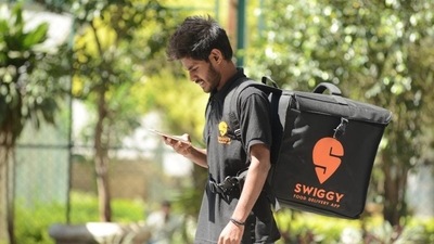 Swiggy took to Twitter to share a hilarious post on 'laung' weekends.&nbsp; (Hemant Mishra/Mint)