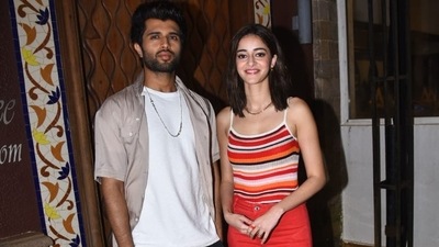 Vijay Deverakonda and Ananya Panday spotted outside a Mumbai restaurant during the promotions of their upcoming film, Liger. The Puri Jagannadh film will release in theatres on August 25. (Varinder Chawla) 