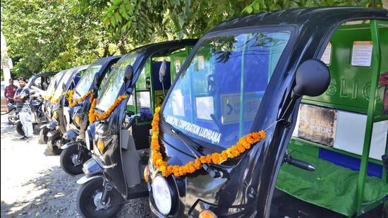 Garbage collectors in Ludhiana have been alloted e-rickshaws for door-to-door collection. (Harvinder Singh/HT)