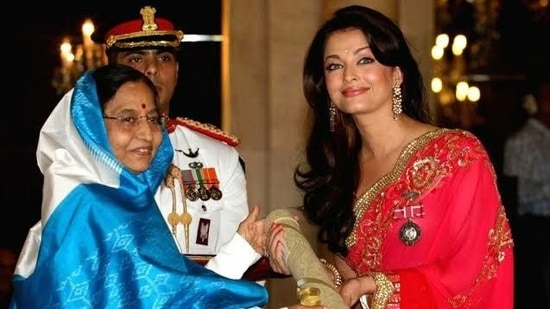 Aishwarya Rai receives the Padma Shri from the then President of India, Pratibha Patil, in 2009.