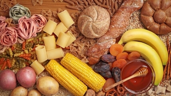 Food items that are rich in carbohydrates should be avoided for lunch as they make us feel sleepy and drowsy.(Unsplash)