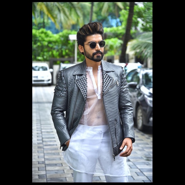 Actor Gurmeet Choudhary recently sported a sheer kurta (Photo: Twitter)