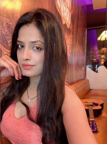 Kanishka Soni married herself, and shared the news in an Instagram post.
