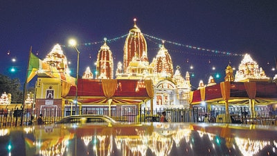 Birla Mandir illuminated on the eve of Janmashtami, at Mandir Marg, in New Delhi. (Sanjeev Verma/HT Photo) Birla Mandir illuminated on the eve of Janmashtami, at Mandir Marg, in New Delhi. (Sanjeev Verma/HT Photo)