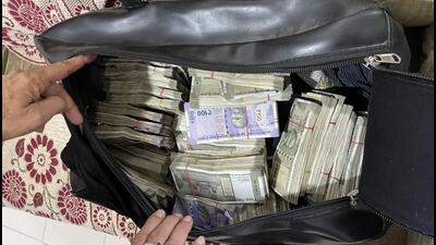 As per the Ludhiana police officials, the man was travelling on 20847 Durg Udhampur train and was carrying a suitcase that had around  ₹20 lakh cash in it (ht photo)