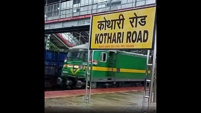 A screengrab of the video that shows India's longest freight train - Super Vasuki.&nbsp; (Twitter/@AmazingPosts_)