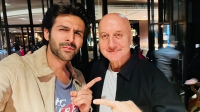 Kartik Aaryan met Anupam Kher this week. Kartik Aaryan met Anupam Kher this week. 