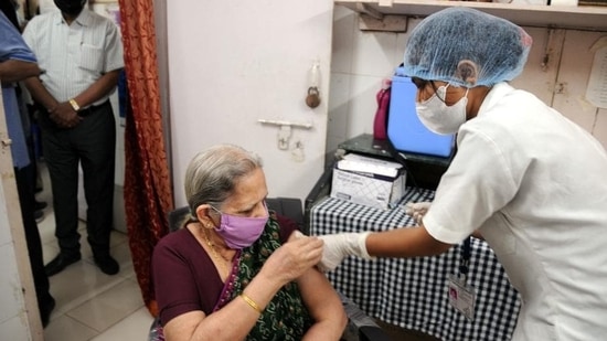 An elderly woman getting vaccinated against Covid. (HT Image)&nbsp;
