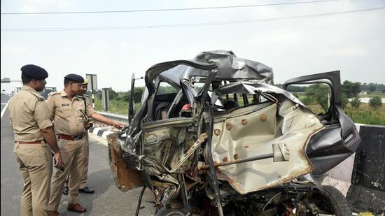 The mangled remains of the car that met with an accident on the Delhi-Meerut Expressway near Kushaliya village in Ghaziabad Ion Thursday. (Sakib Ali /HT)