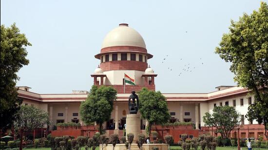 The Supreme Court bench asked the central government to file its response to the petition by FMRAI along with two other individuals. (ANI)