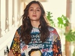 Pregnant Alia Bhatt hides baby bump for Brahmastra event with Ranbir Kapoor in uber-cool baggy top and cycling shorts&nbsp;