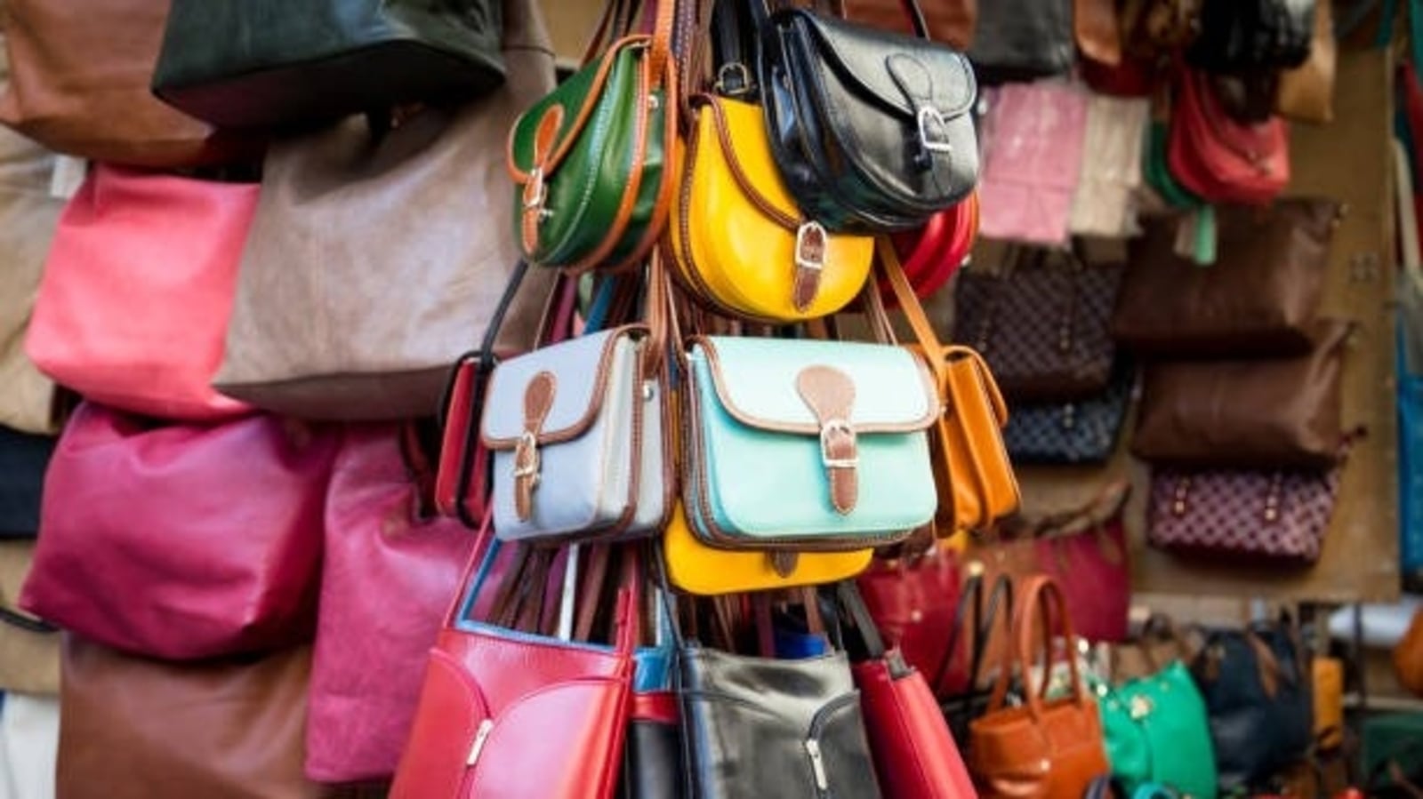 Women's Handbag,స్టైలిష్‌ హ్యాండ్‌ బ్యాగ్‌లు.. ఓ లుక్‌ వేయండి - buy these  best women's handbag in low cost from amazon sale - Samayam Telugu