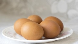 An egg was thrown at former Karnataka chief minister Siddaramaiah's convoy - while he was visiting Kodagu district. An egg was thrown at former Karnataka chief minister Siddaramaiah's convoy - while he was visiting Kodagu district. 