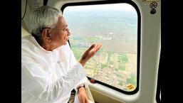 Bihar chief minister Nitish Kumar conducts an aerial survey of Jehanabad, Gaya and Aurangabad districts on Friday. (Santosh Kumar/HT Photo) Bihar chief minister Nitish Kumar conducts an aerial survey of Jehanabad, Gaya and Aurangabad districts on Friday. (Santosh Kumar/HT Photo)