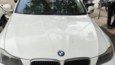 Jeweller dupes Zaveri Bazar wholesalers; BMW with cash of ₹2.90-cr seized Jeweller dupes Zaveri Bazar wholesalers; BMW with cash of ₹2.90-cr seized
