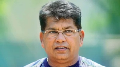 Chandrakant Pandit (Twitter)
