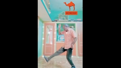 The image, taken from the viral Instagram video, shows an elderly man dancing to Hrithik Roshan's Dil Na Diya. (Instagram / @s.sureshdancer)
