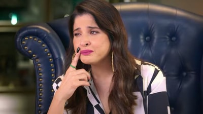 Maheep Kapoor crying on Fabulous Lives of Bollywood Wives 2.