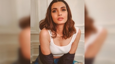 Diana Penty went for the old-school front-braided hair with a middle partition. (Instagram/@dianapenty) Diana Penty went for the old-school front-braided hair with a middle partition. (Instagram/@dianapenty)