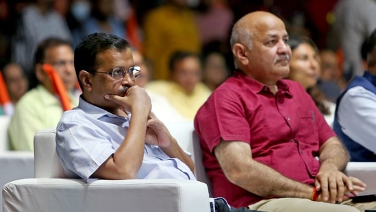 Delhi chief minister Arvind Kejriwal with Deputy CM Manish Sisodia.(ANI)