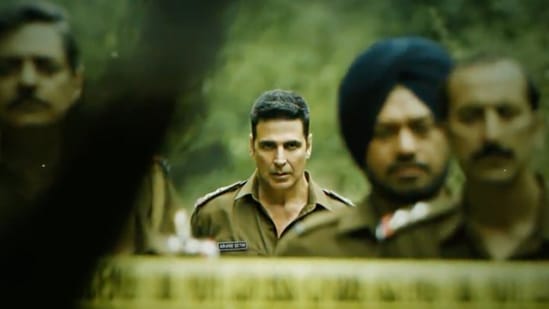 Akshay Kumar plays a cop in Cuttputli.