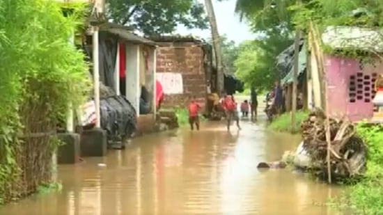 IMD predicts heavy rain in Odisha due to depression, Puri, other areas flooded(ANI)