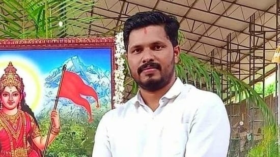 Praveen Nettaru, BJP's Yuva Morcha worker, was killed by unidentified people on a bike in Bellare. (Image credit: @cogitoiam/Twitter)