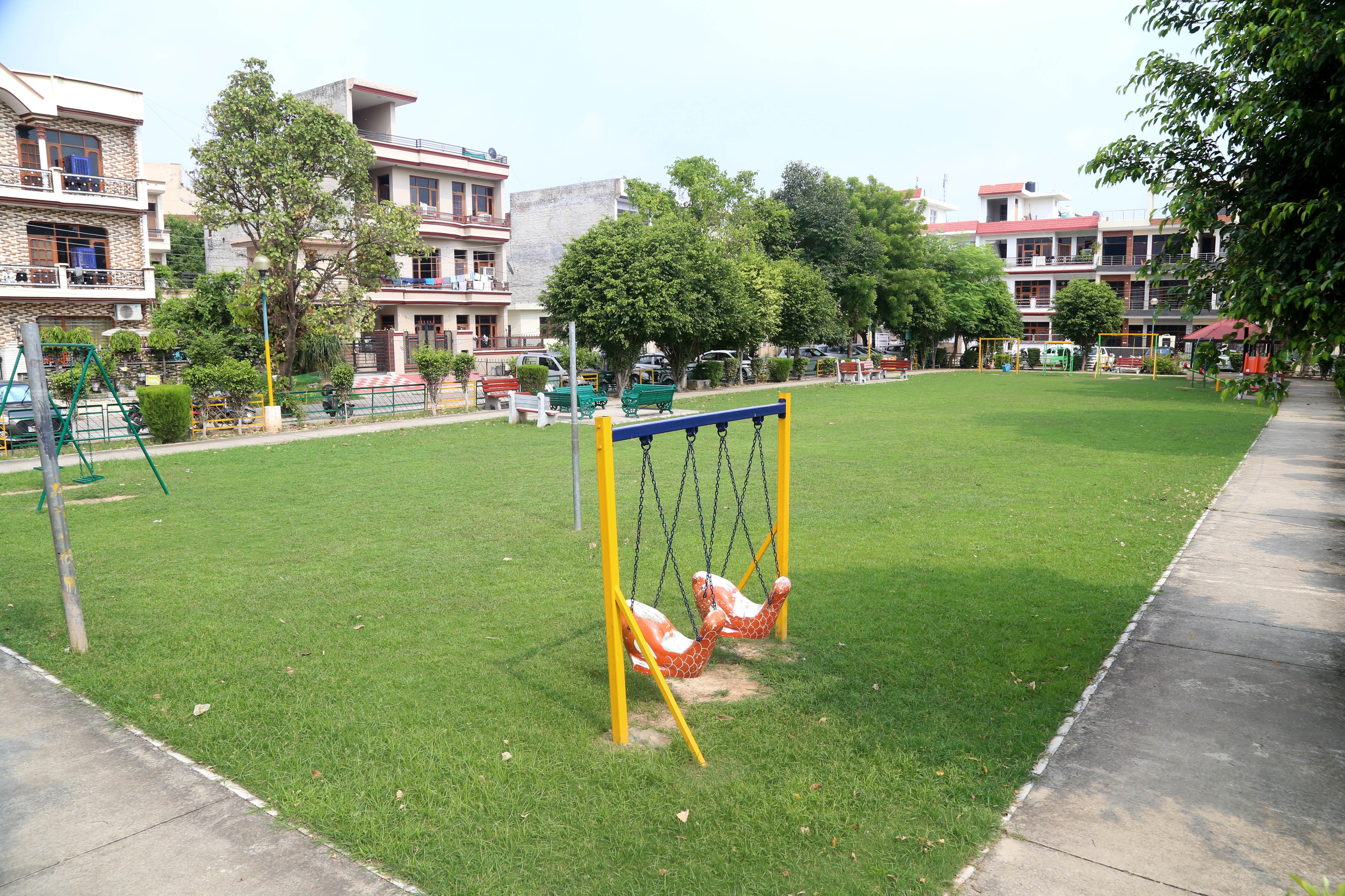 With the local RWA’s hands-on efforts, this park in Sector 67 remains in prime shape round the year. (Sanjeev Sharma/HT) With the local RWA’s hands-on efforts, this park in Sector 67 remains in prime shape round the year. (Sanjeev Sharma/HT)