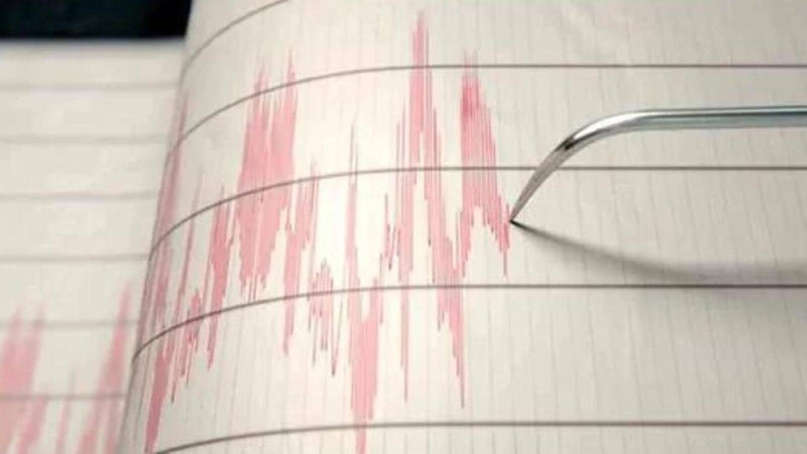 लखनऊ में महसूस किए गए झटके, यूपी की राजधानी में 5.2 तीव्रता का भूकंप लखनऊ में महसूस किए गए झटके, यूपी की राजधानी में 5.2 तीव्रता का भूकंप