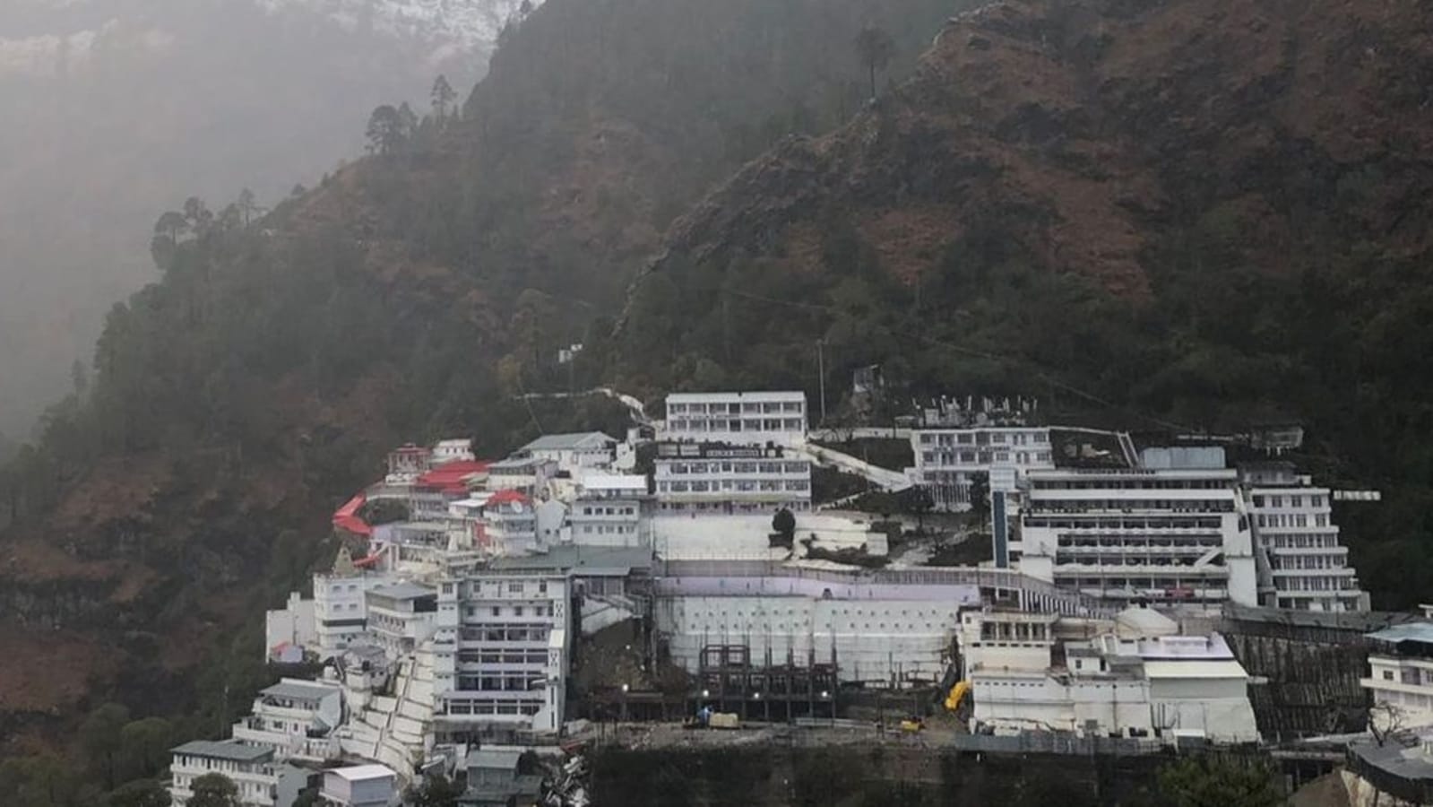 Vaishno Devi yatra temporarily suspended again due to inclement ...