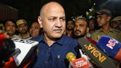 New Delhi, India - Aug. 19, 2022: Delhi Dy CM Manish Sisodia interacts with the media after the day long CBI raid at his residence, in New Delhi, India, on Friday, August 19, 2022. (Photo by Sanchit Khanna / Hindustan Times)