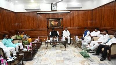 Jharkhand CM Hemant Soren with ruling alliance legislators in Ranchi on Saturday. (HT) Jharkhand CM Hemant Soren with ruling alliance legislators in Ranchi on Saturday. (HT)