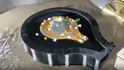 Due to the overflowing of Tamasa river, the contact between Mata Vaishno Devi Cave Yoga Temple and Tapkeshwar Mahadev has been lost and the idol has been damaged. (ANI)